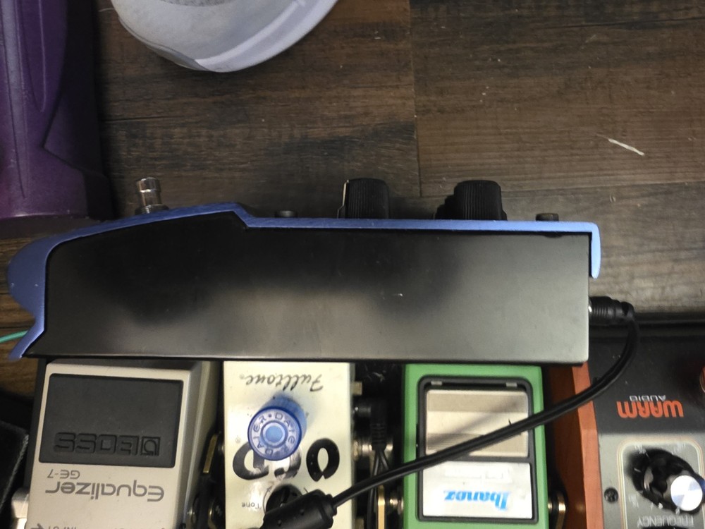 Akai Professional E2 Head Rush Delay/Tape Echo and Looper Effects Pedal Tested!