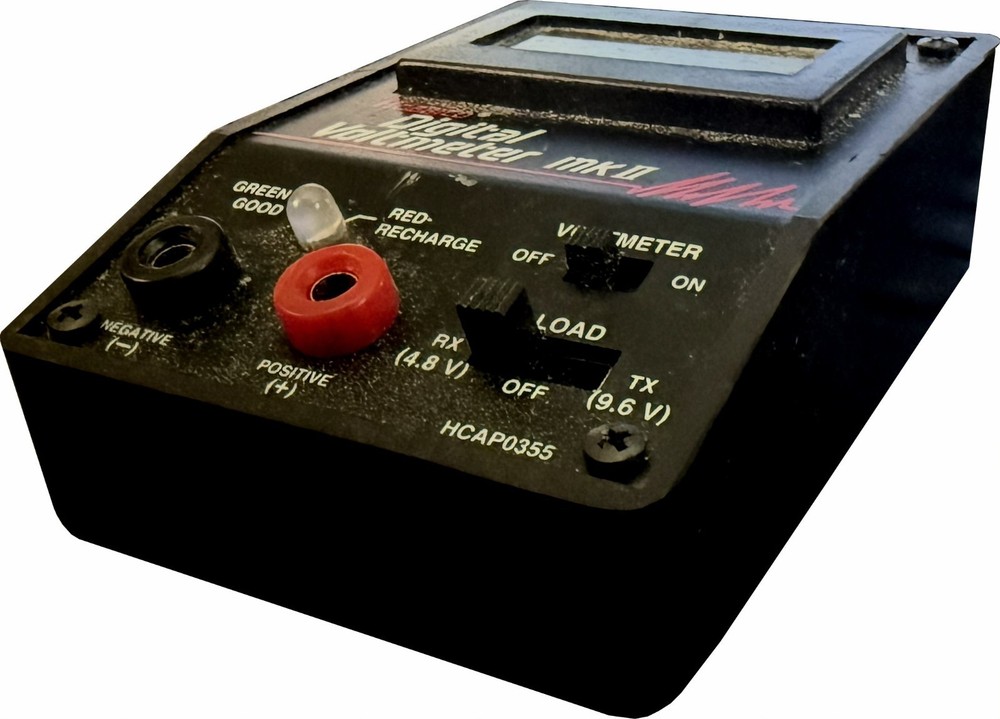 Hobbico digital voltmeter HCAP0355