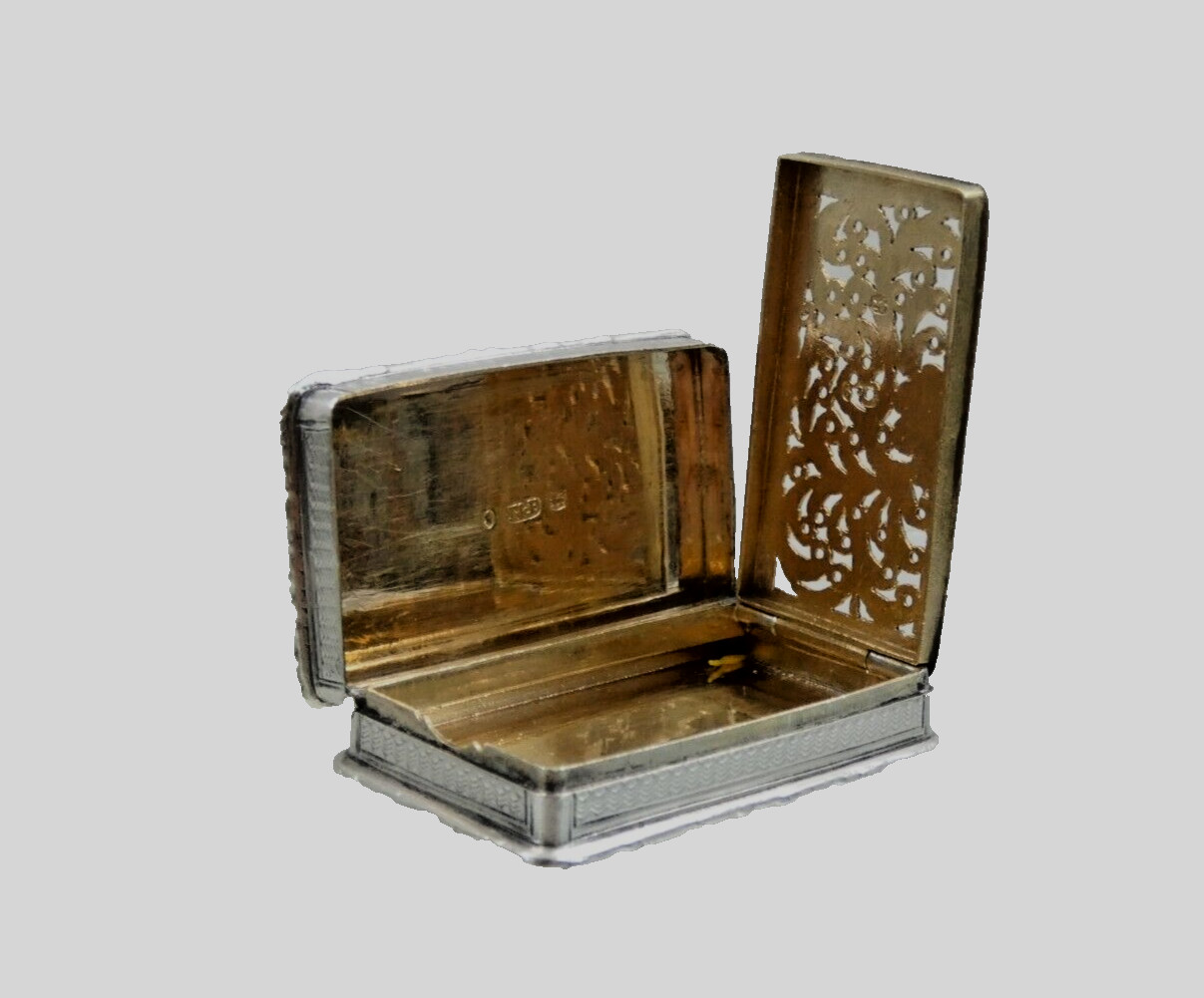 RARE 1810 ENGLISH GEORGIAN STERLING SILVER CASTLE TOP VINAIGRETTE ARCHITECTURAL