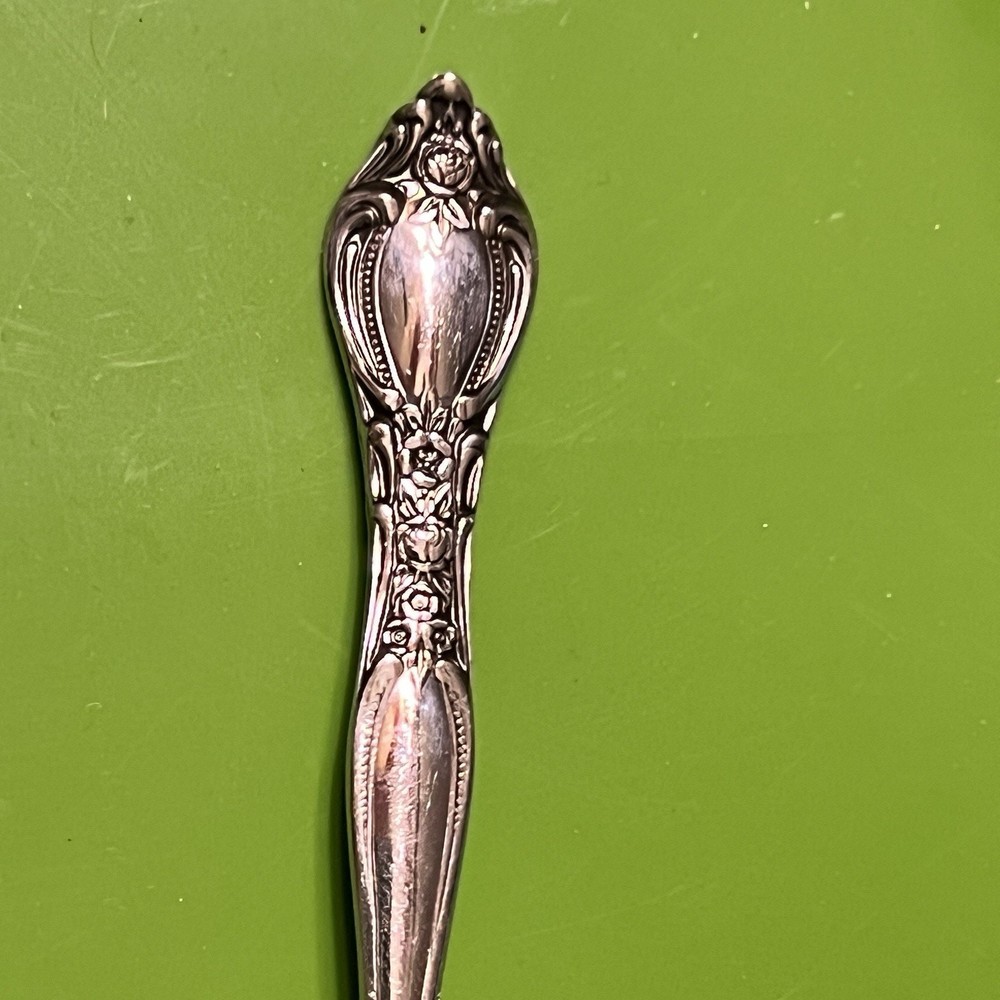 Oneida West Bend Affection 5 Piece Fork, Salad, teaspoon, table spoon, knife