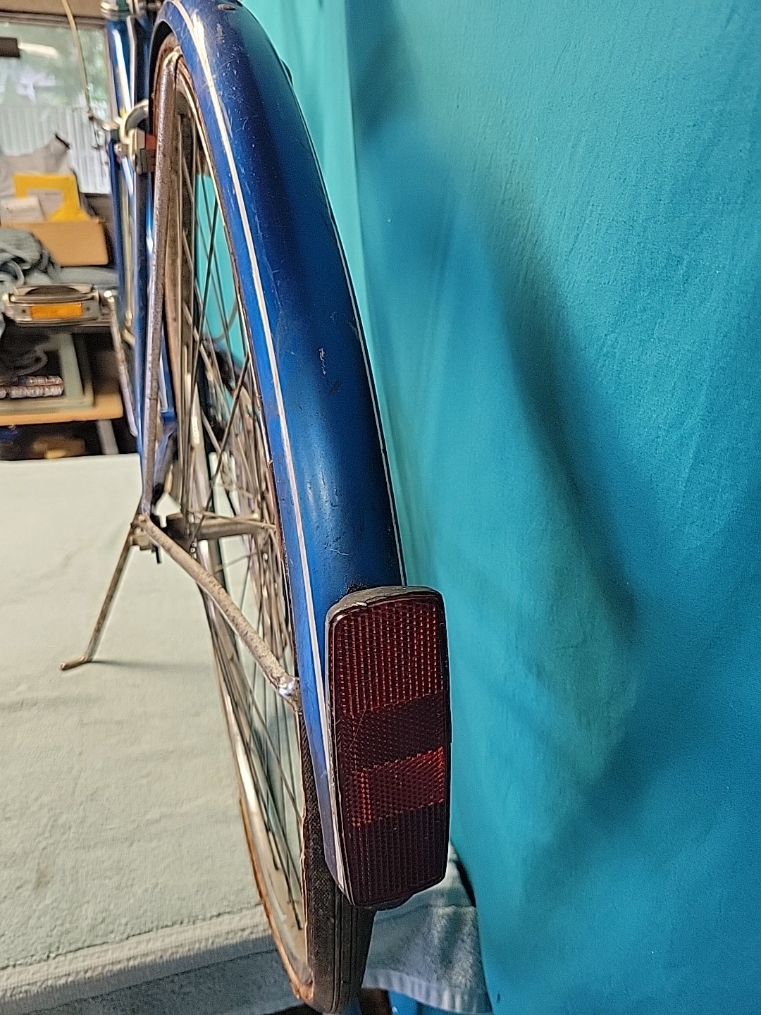 April 1977 Schwinn Suburban Complete Bicycle. Bike Rolls Smooth. Tires Dry Rot