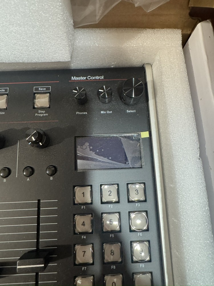 Isla Instruments S2400 Sampler and Drum Machine