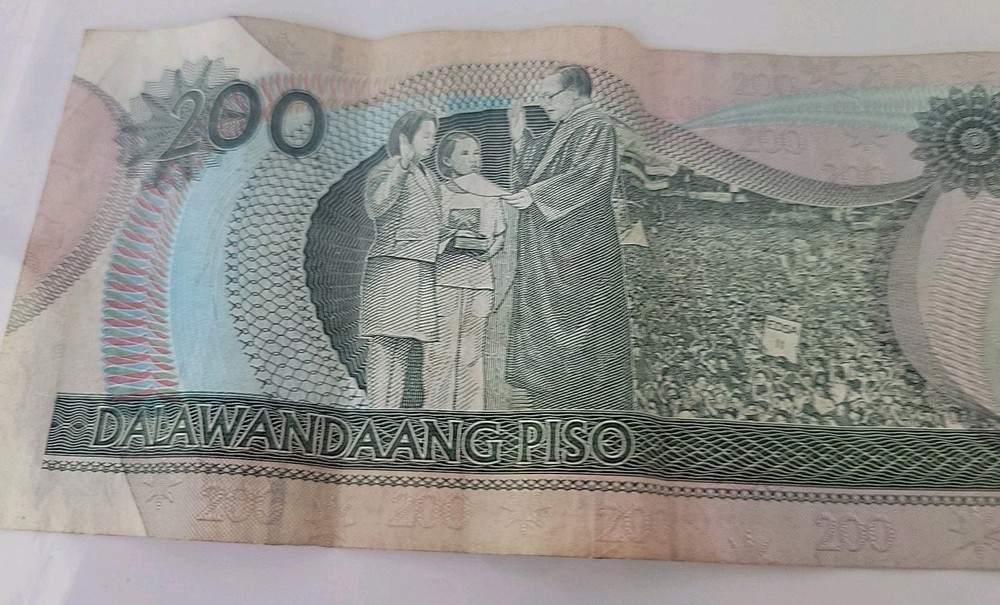 Philippines 200 Piso 2011 Circulated.