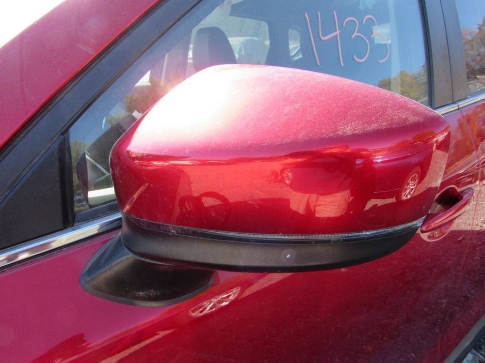 CX-5 2017 Glove Box 1000541