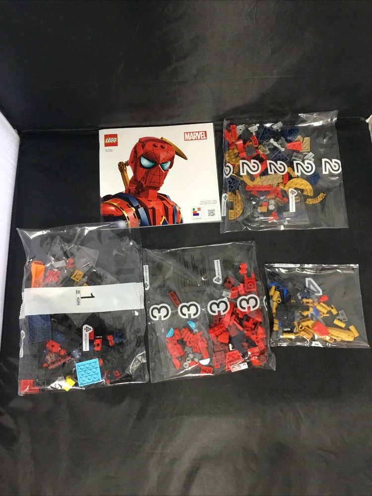 Authentic LEGO MARVEL IRON SPIDER-MAN BUST (76326) 379 Pieces