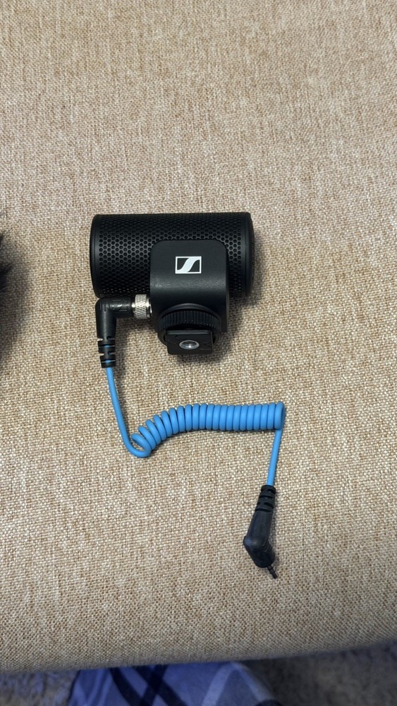 Sennheiser MKE 200 Directional Camera Microphone with Windshield