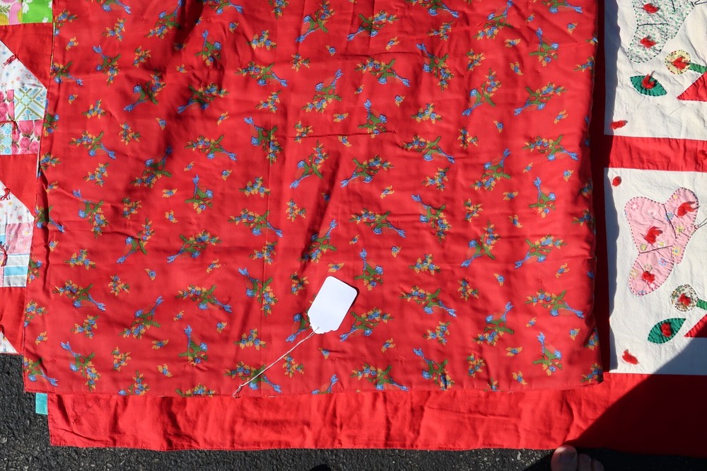 Vtg Patchwork Pattern Tiny Square King Quilt Measures 71x88 In. Beautiful