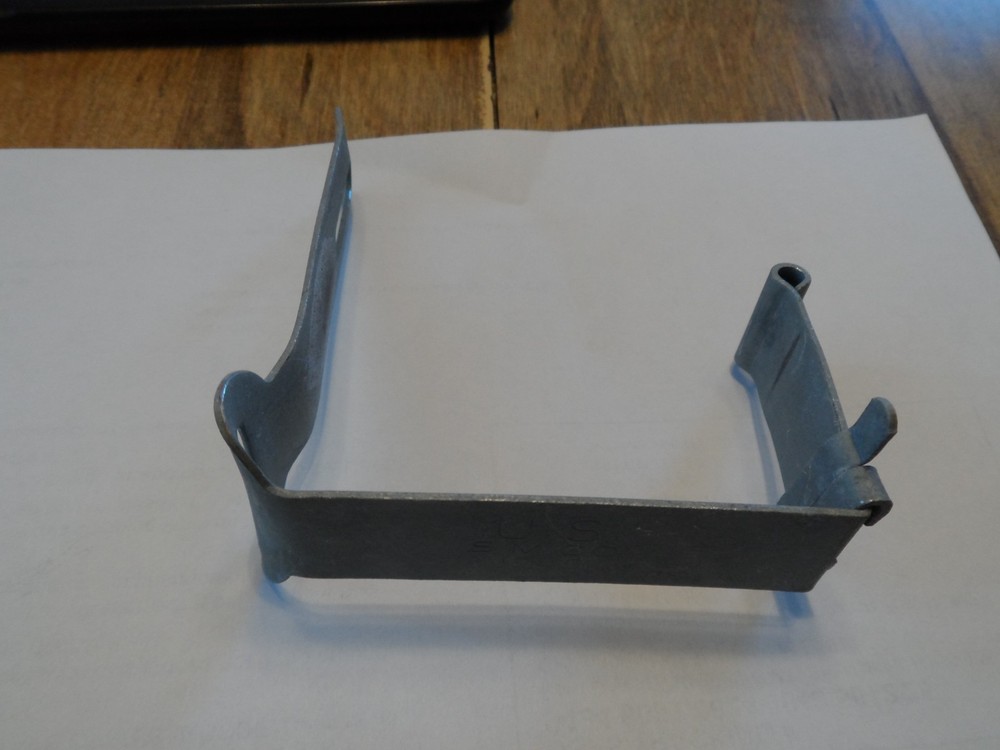 VINTAGE U.S. WWII CANTEEN CUP HANDLES, 1945, QTY 10