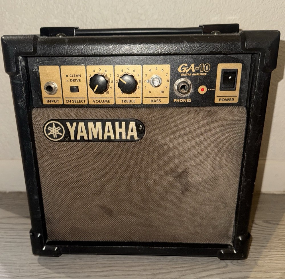 Yamaha Guitar Amplifier Model GA 10