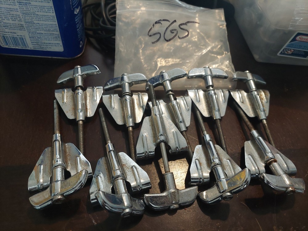 Roger's  Rods 3.5" With Claws