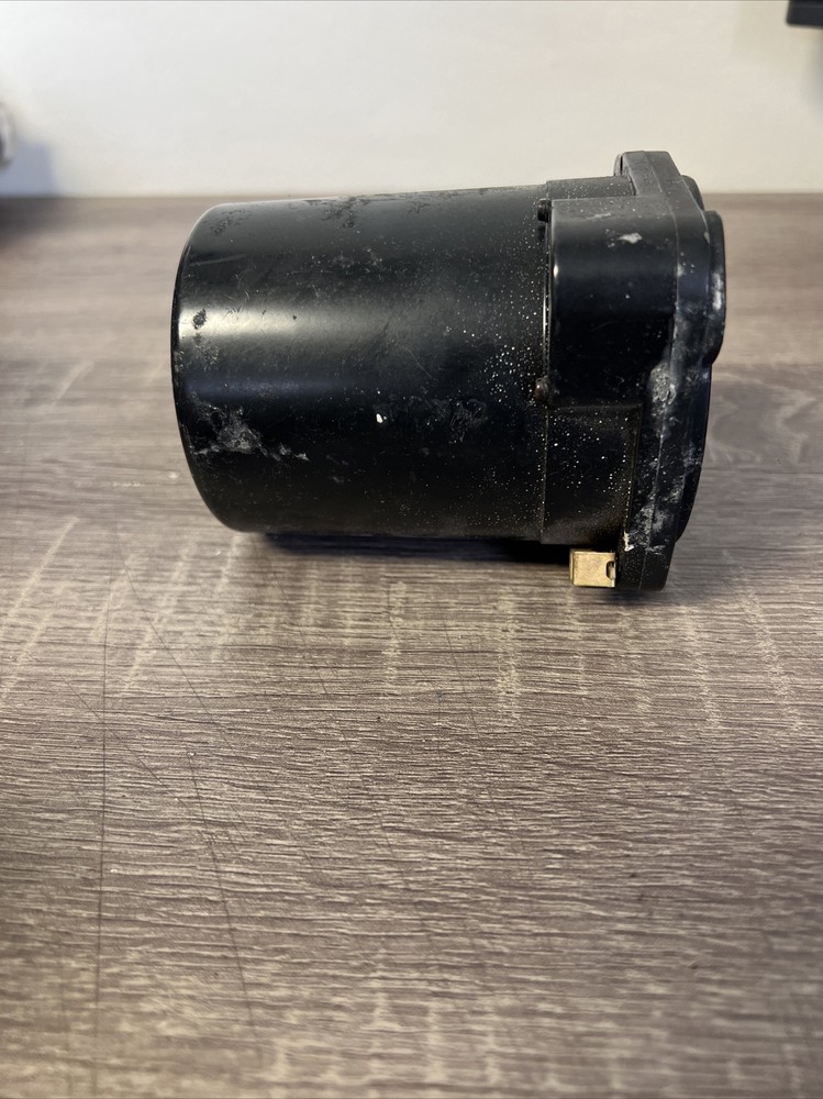 United Instruments, Inc. Vertical Speed Indicator P/N: 7000-C32