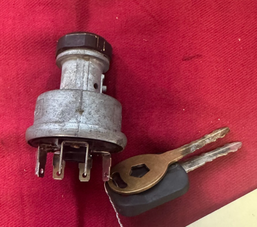 21780553 VOLVO VNL 2006 IGNITION SWITCH