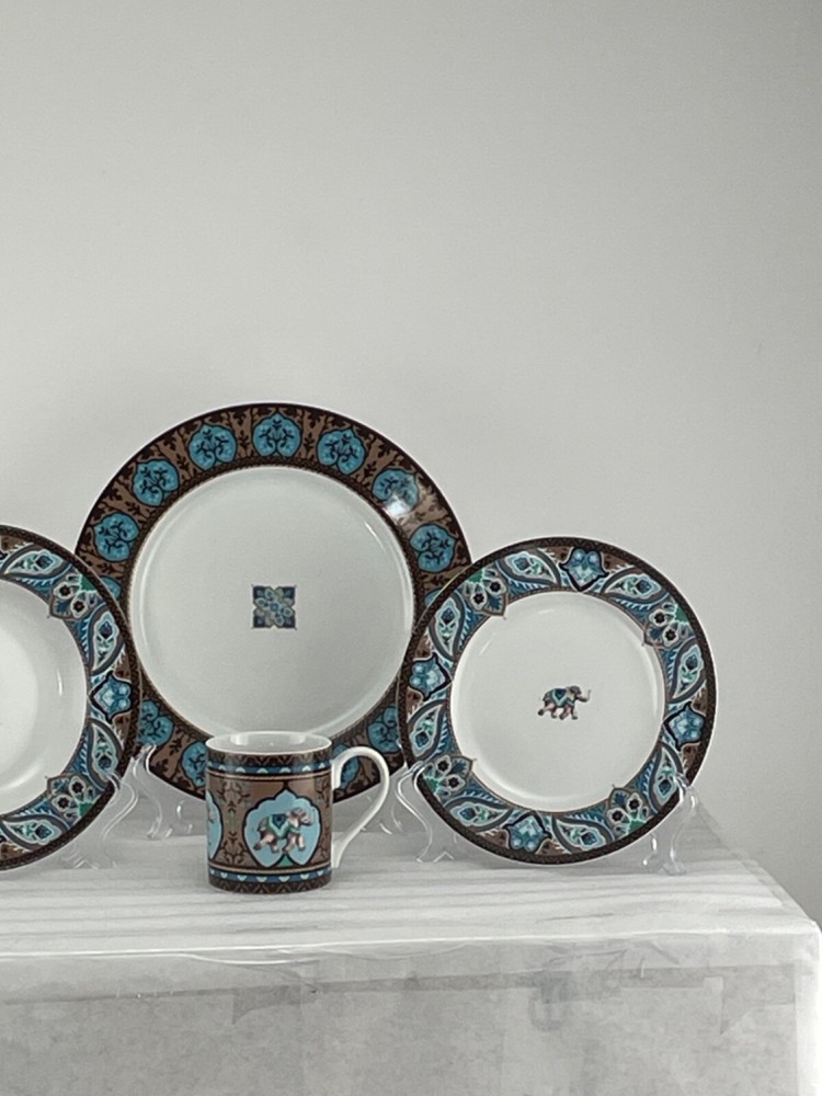 Vera Bradley My Home JAVA BLUE Andrea by Sadek 4 Piece Place Setting(s)