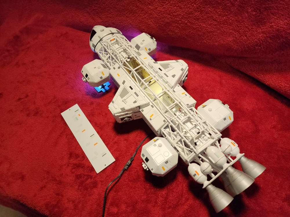 Space: 1999 Eagle 2 Lit Model With Complete Lab Interior, SOUND EFFECTS!!!!!!!!