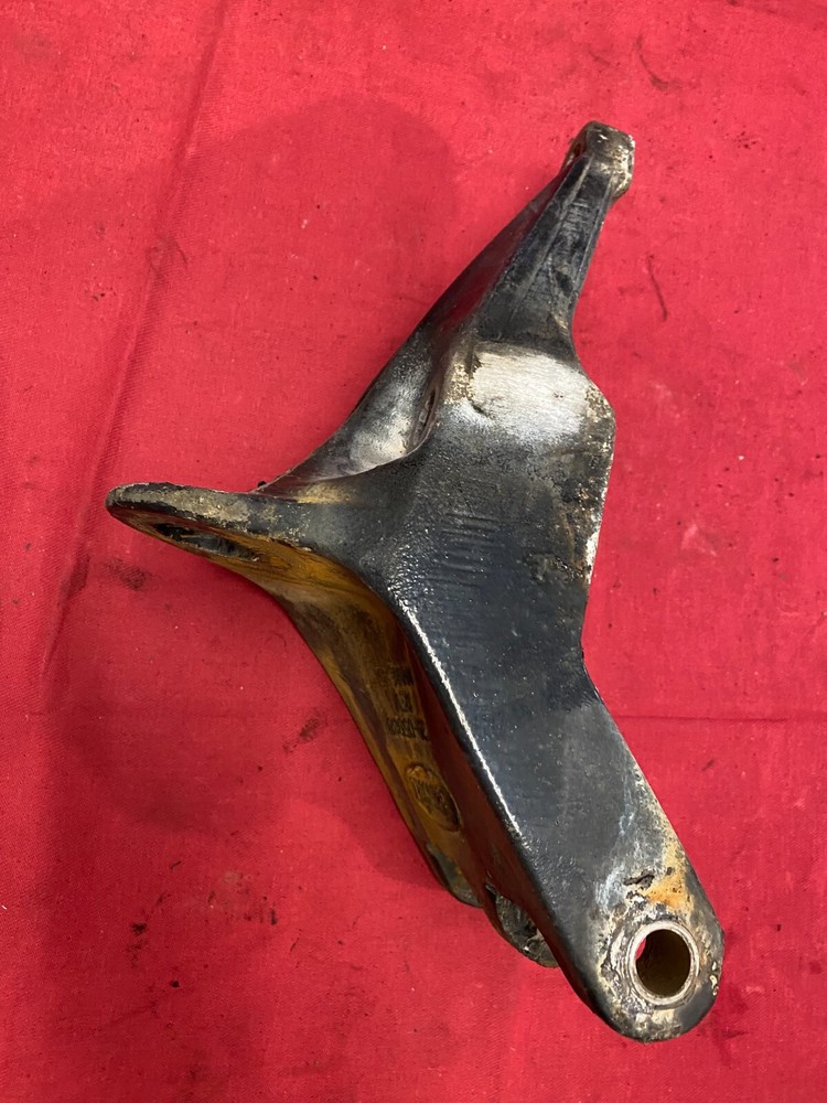 PETERBILT REAR CAB SUPPORT ,MOUNT, BRACKET SUSPENSION MOUNT 29 05988