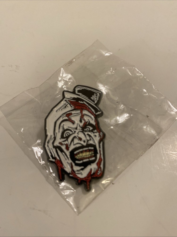 Terrifier Enamel Pin Art smile bloody