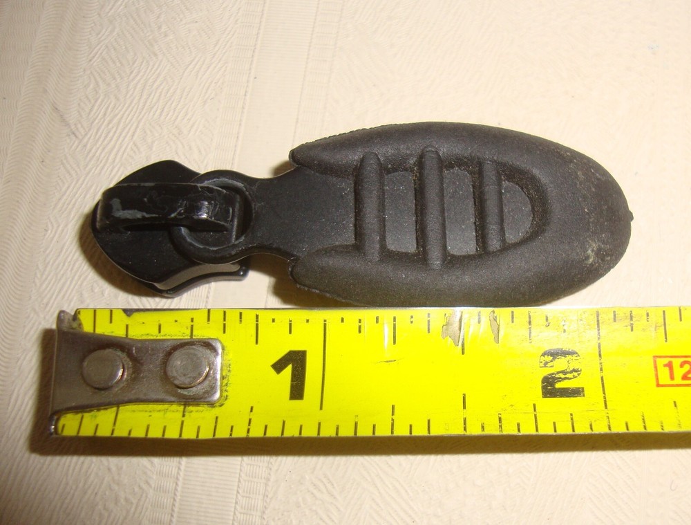 Tumi T2 Replacement Locking Sliders / Zipper Pulls / Pull Tabs - Black Lot of 2