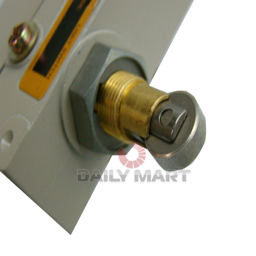 New In Box OMRON ZE-Q22-2 Limit Switch