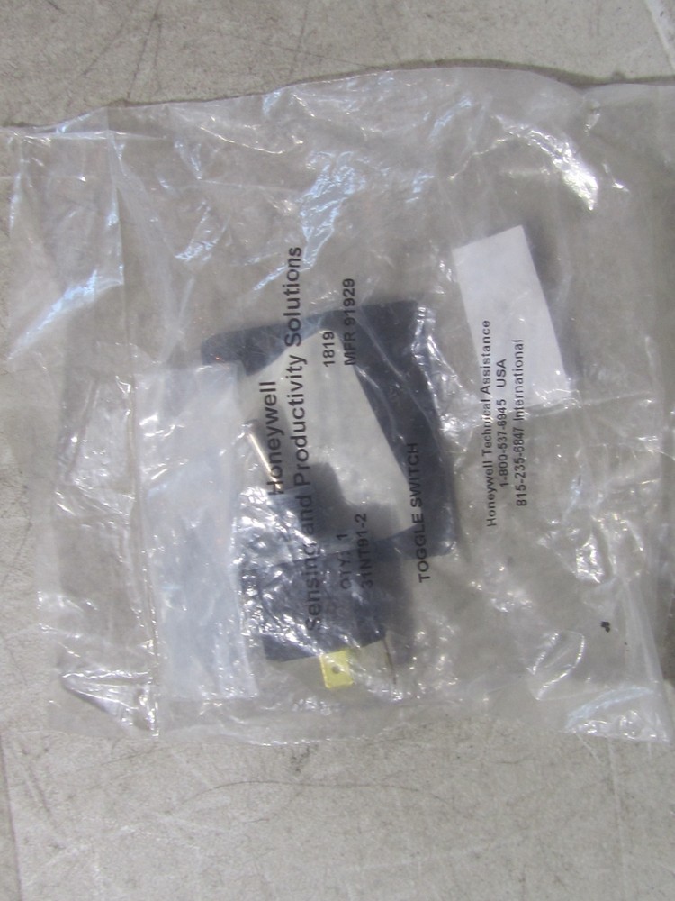 MEC 5630, TOGGLE SWITCH, TORQUE SELECT(2P)(SPDT)(Blade)(Sealed) 1932ES