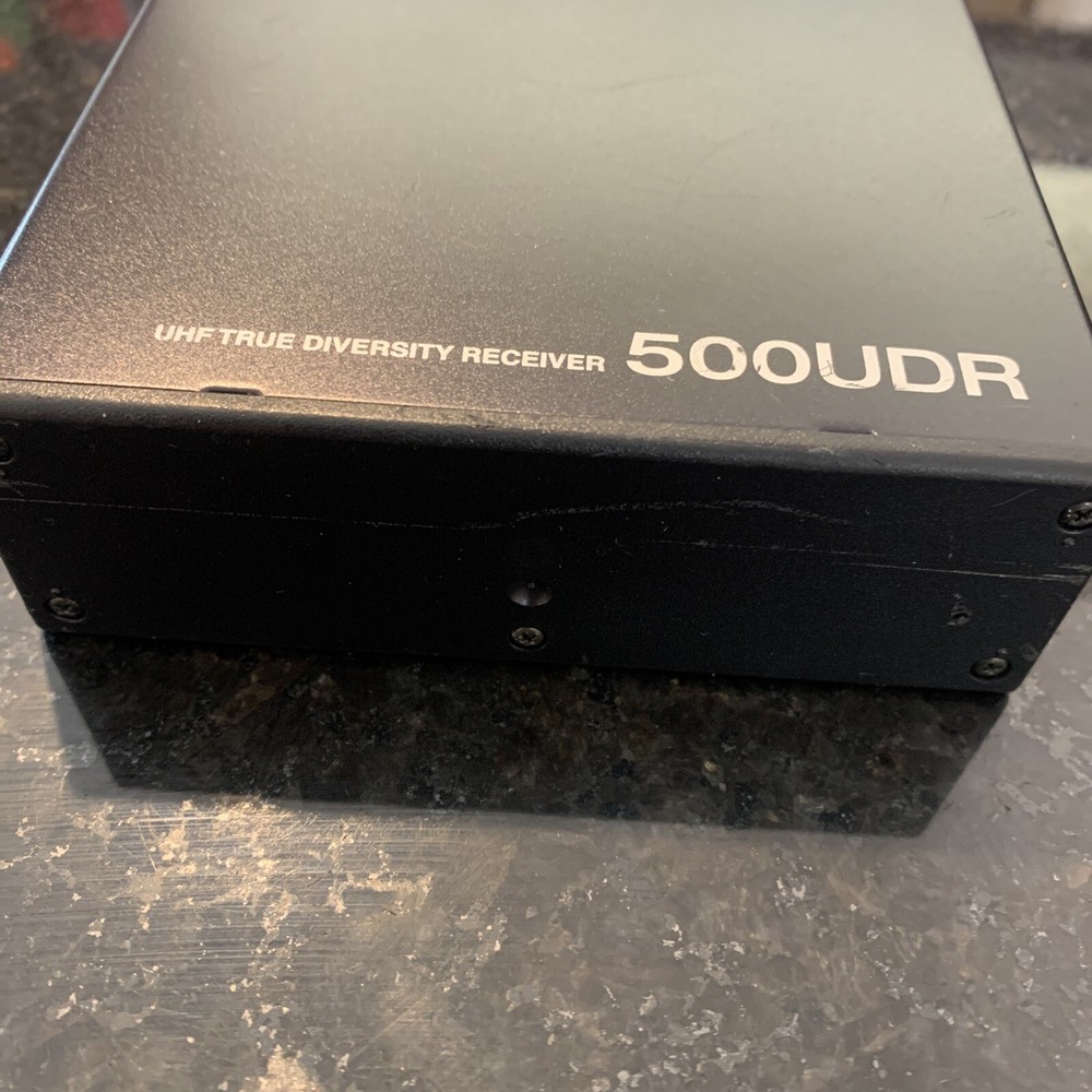 Azden 500UDR UHF True Diversity Receiver: Untested