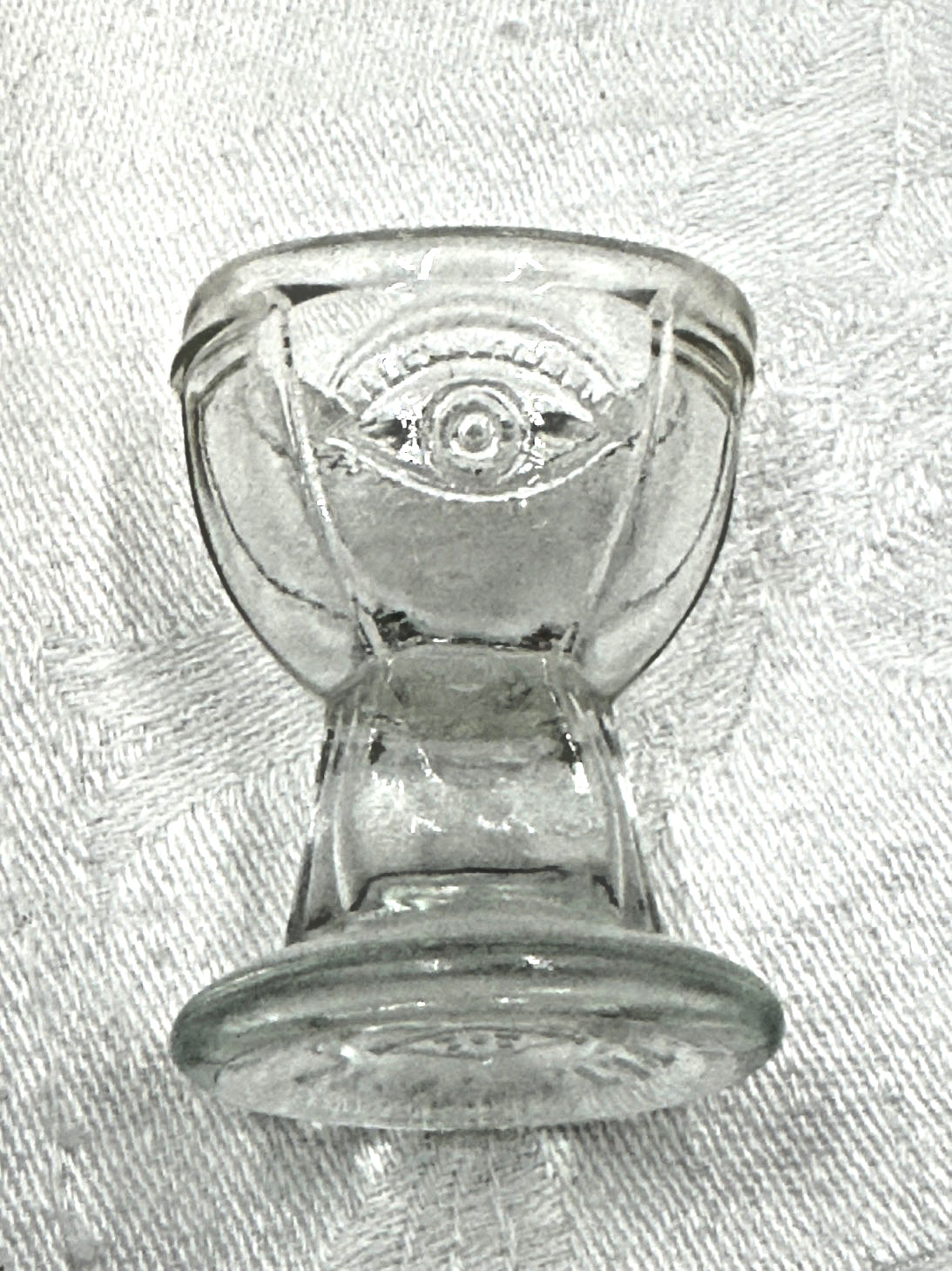 E-Z Brand Pat. 1937 Clear Eyewash Cup- Embossed Eye on Both Sides-Pedestal Shape