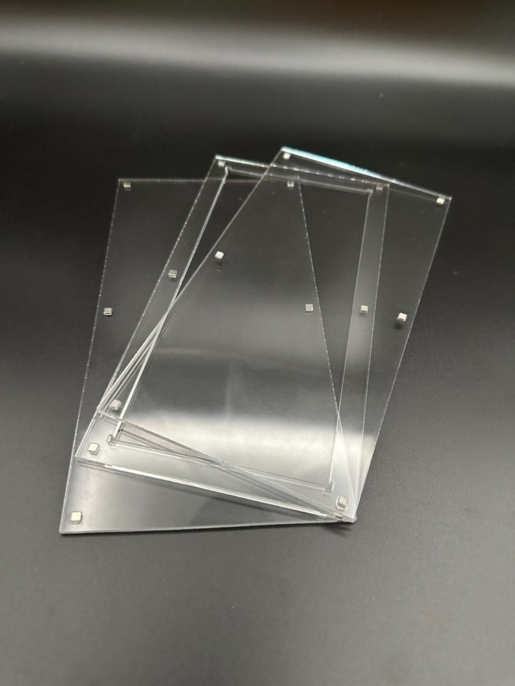 Marvel Magnetic Sketch Booklet Card Holder Display Case 3 Panel Clear
