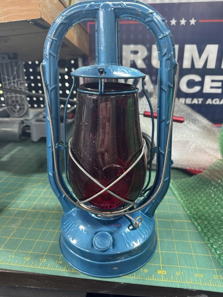dietz monarch red globe lantern