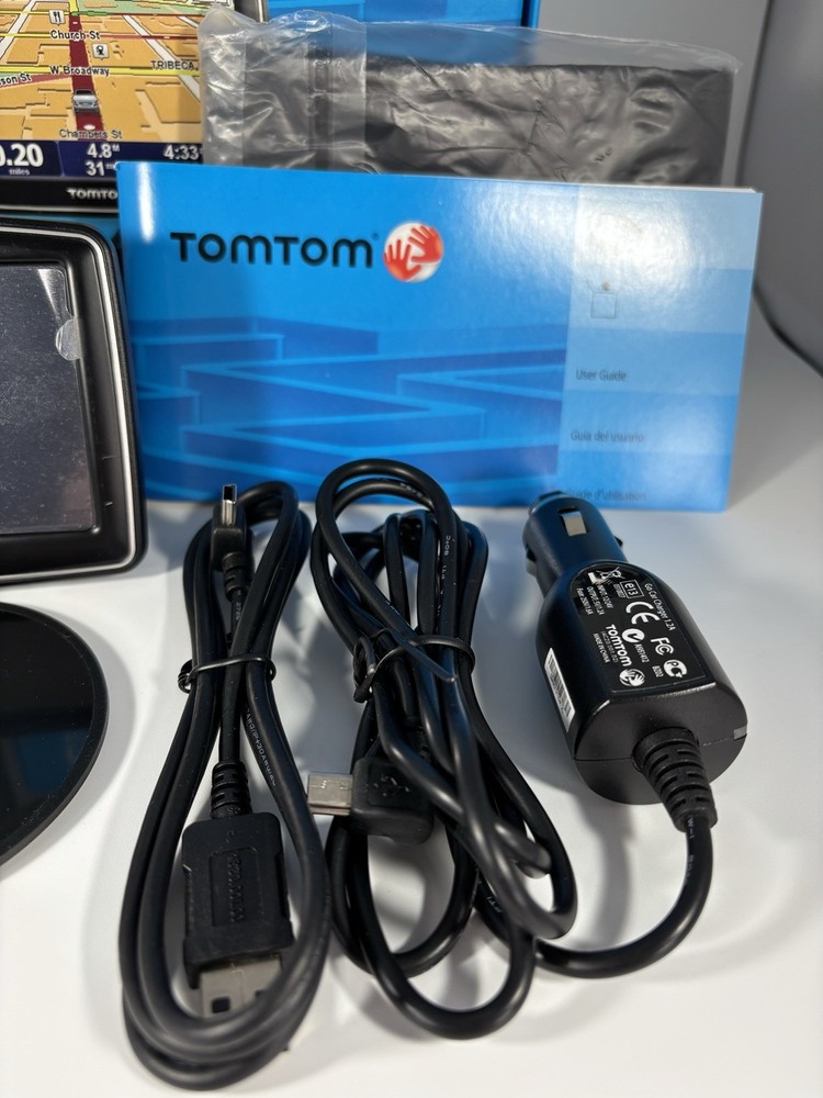 TomTom XL 340 S Special Edition Bundle Pack 4.3” TouchScreen Pre-owned