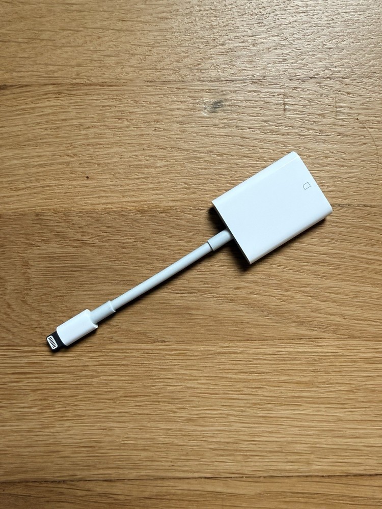 Authentic Apple Lightning to SD Card Reader for iPhone iPad White