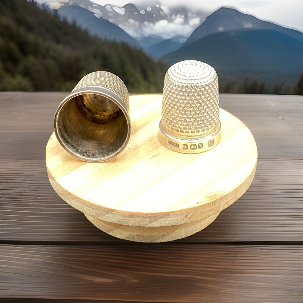 Silver 1924 & 1946 Silver Thimbles 10g