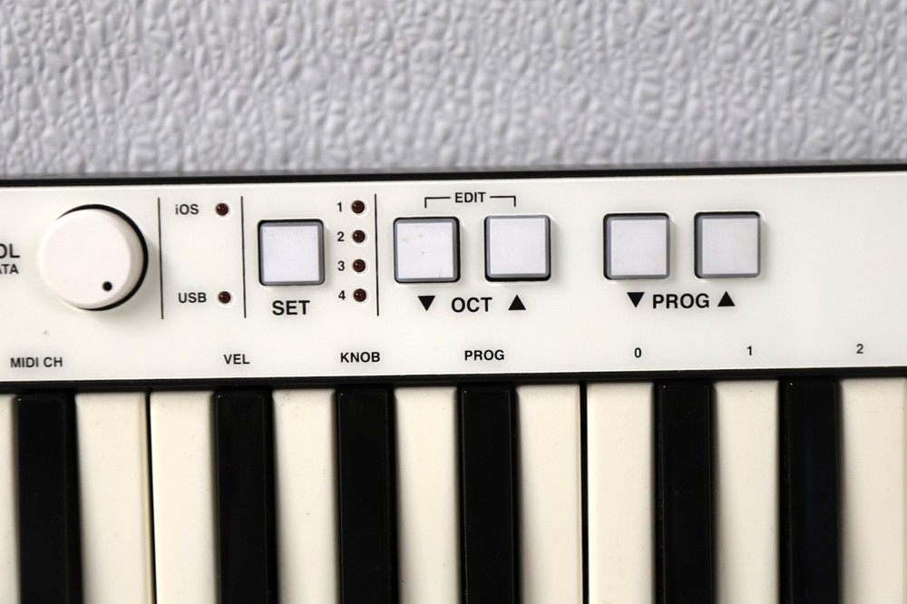 IK Multimedia iRig Keys 37-Key Mobile MIDI Keyboard Controller - Untested