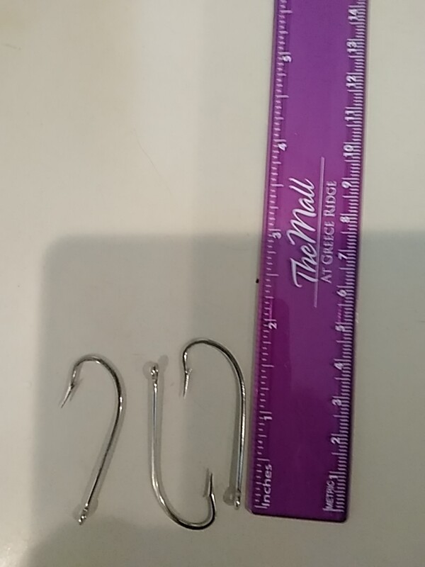 MUSTAD 3406B HOOKS SIZE 4 (100 IN PACKAGE)
