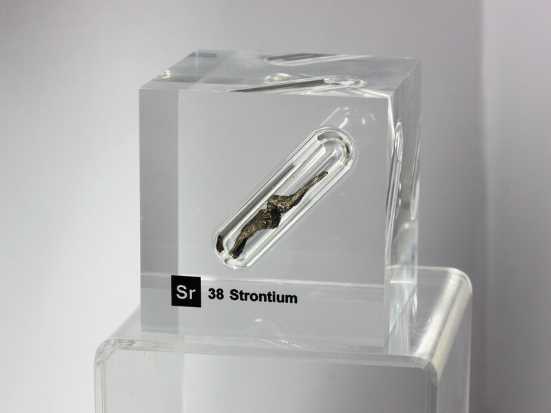 Acrylic Element cube - Strontium Sr - 50mm