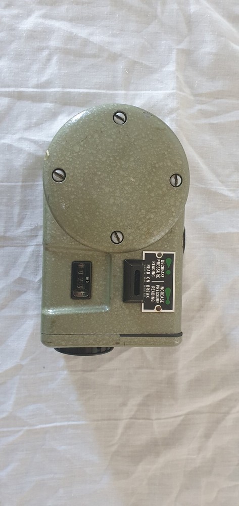 Barometer Electronic precision aneroid Mk1