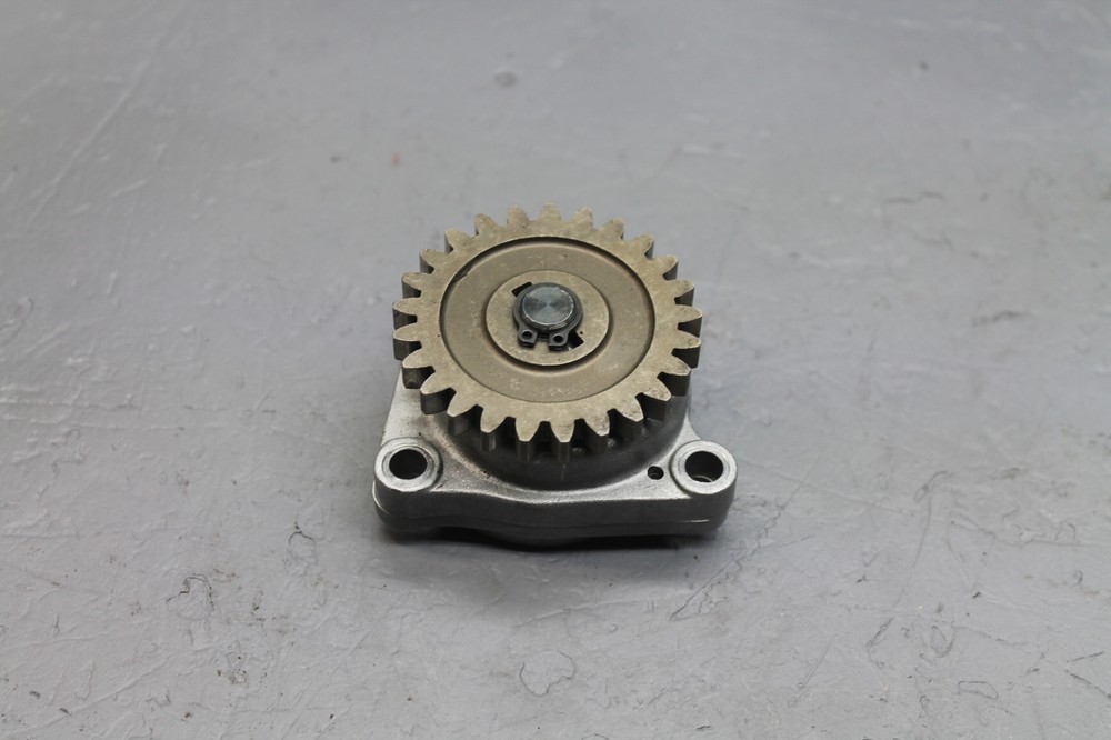 1982 SUZUKI GS300L ENGINE MOTOR OIL PUMP