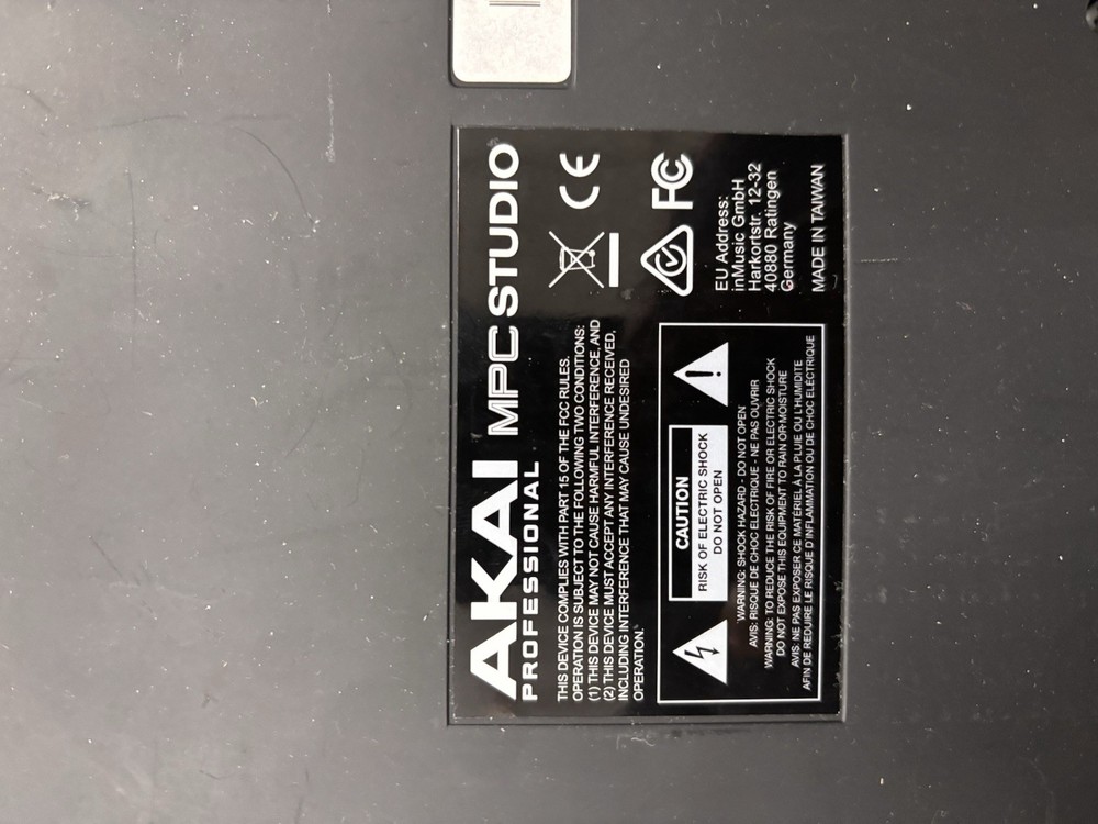 AKAI MPC STUDIO BLACK 2010