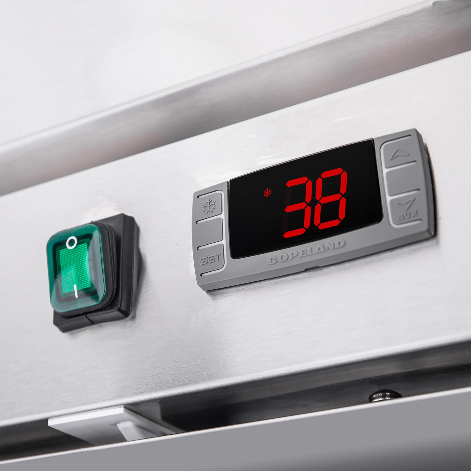 54" Commercial Refrigerator 49 Cu.Ft 4-Door 32–37℉ Air Cooling 6 Shelves, R290