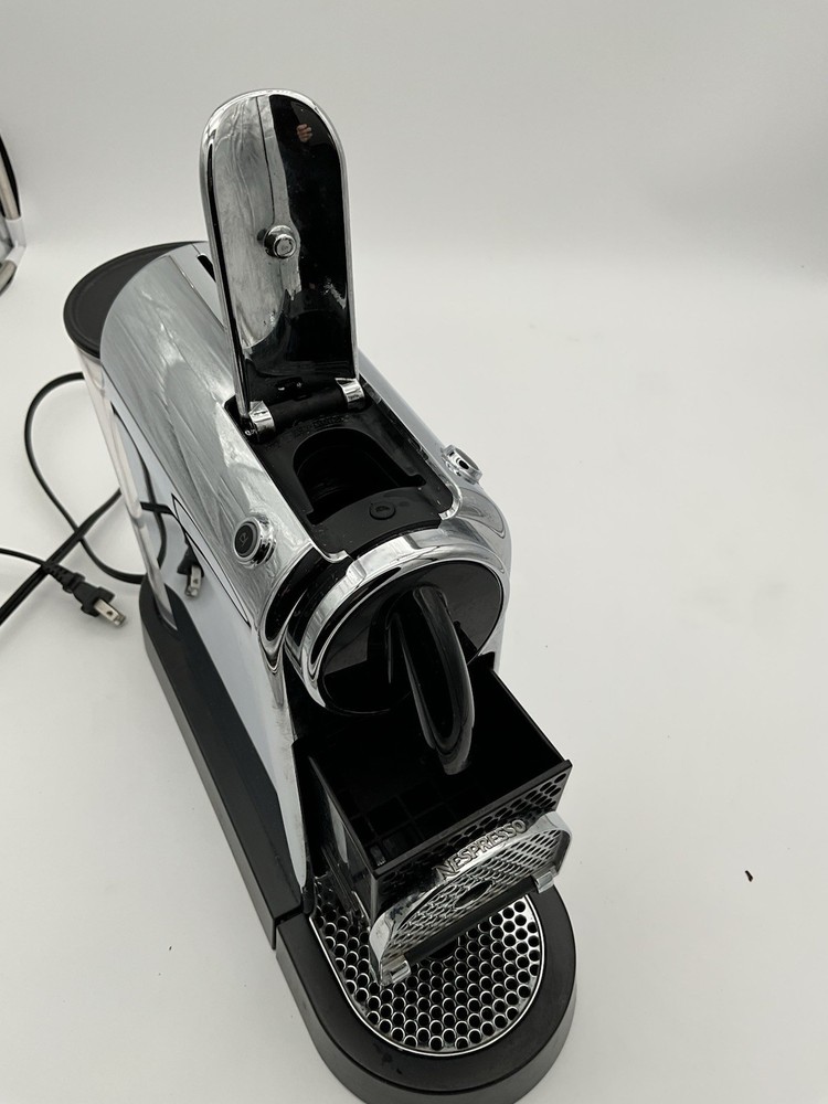 DeLonghi Nepresso Citiz Chrome & Black Expresso Machine Working Condition