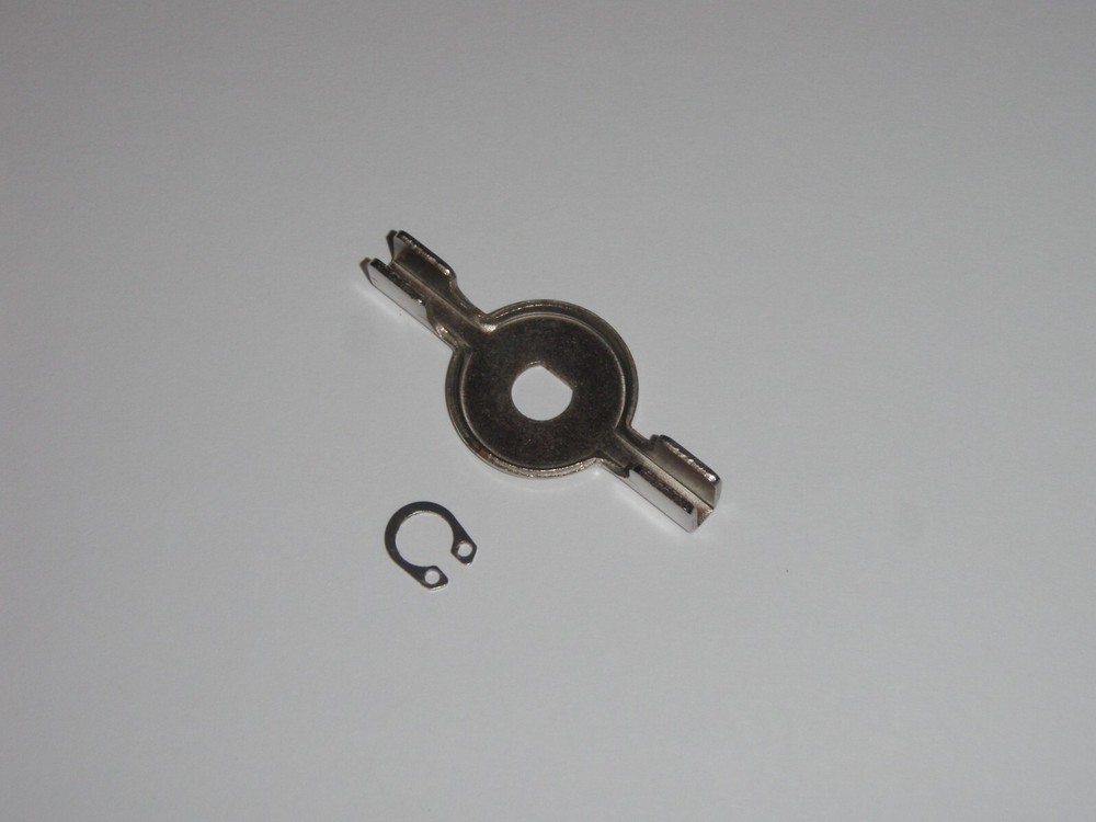 Wing Nut Impeller for Pan Assembly in Goldstar Bread Maker Model HB-202CE only