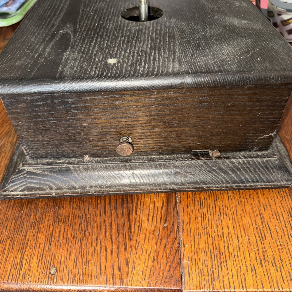 Grand Busy Bee Phonograph Base & Motor