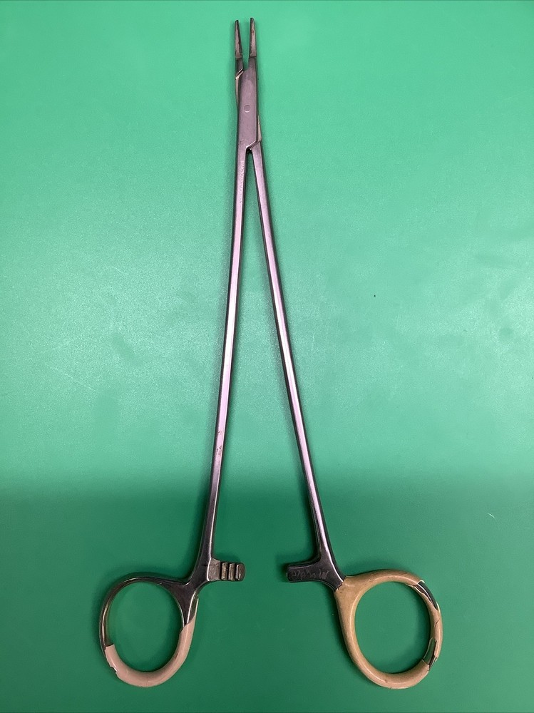 Diamond-Jaw Endoscopic Tissue Grasper