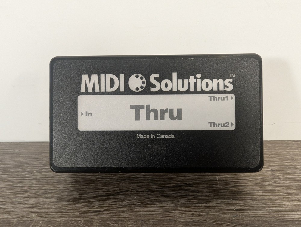 MIDI Solutions Thru Box 1 in   2 Out