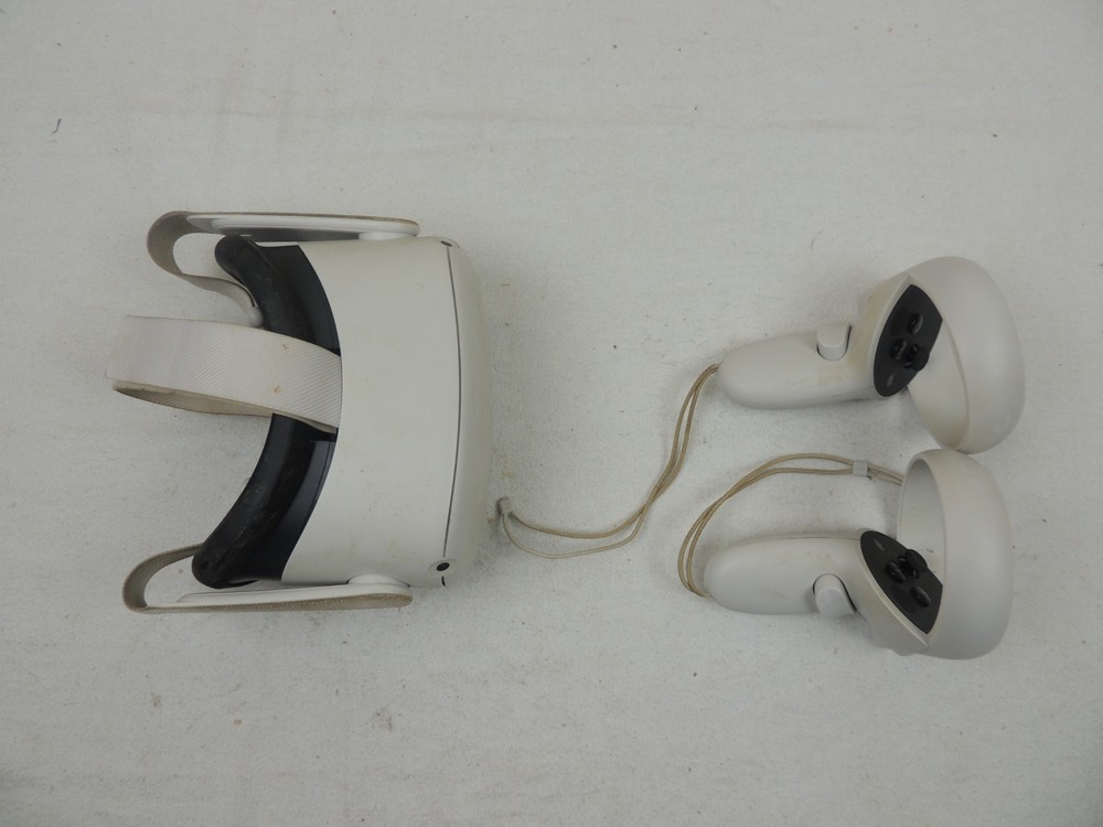 Meta Oculus Quest 2 256GB Standalone VR Headset - White