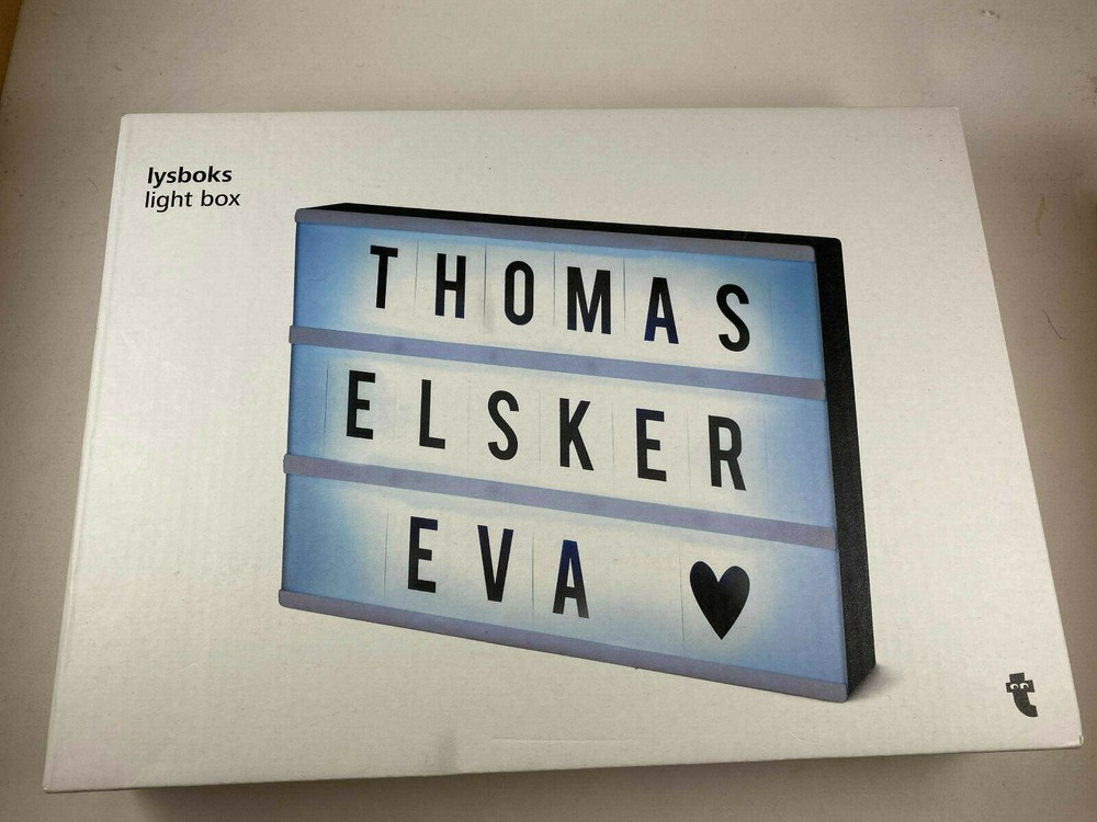 Retro LED Message Light Box with Changeable letters - Flying Tiger Lysboks