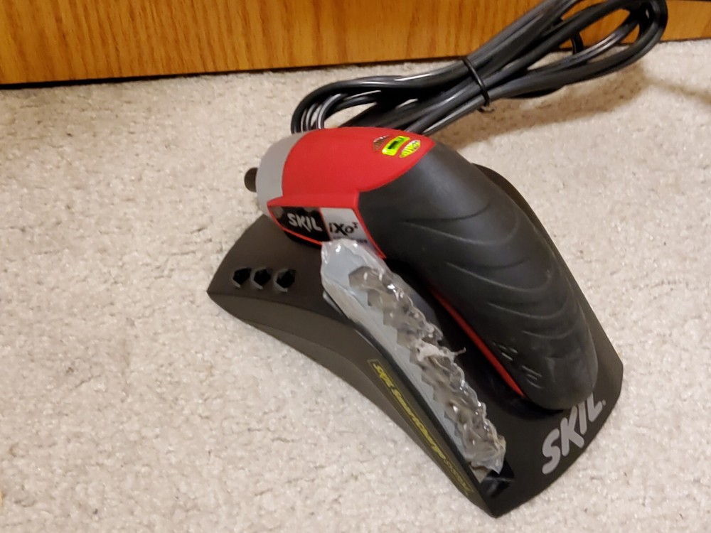 SKIL ixo2 Handheld Compact Cordless Screwdriver Smartcharge System 3.6V EUC