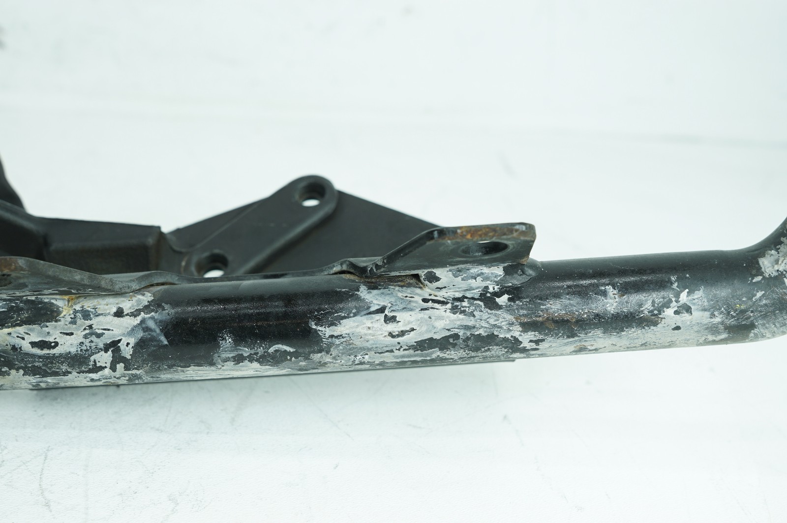 09 Harley Sportster XL1200C OEM Exhaust Muffler Interconnect Bracket Support Bar