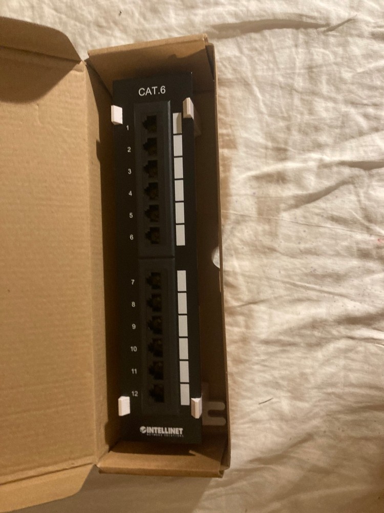 CAT6 Intellinet 12 port wall mount patch panel
