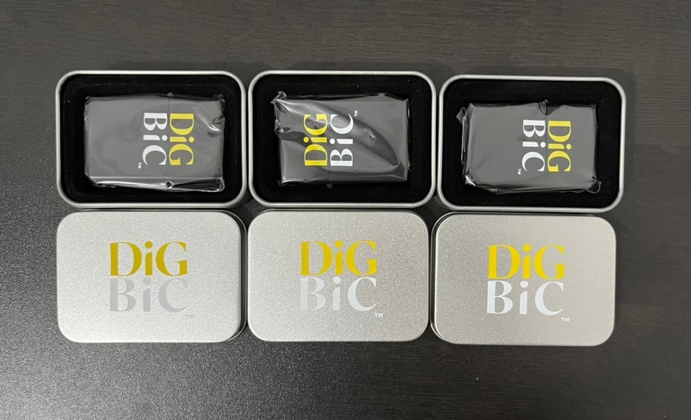 DiGBiC™ refillable lighter with box. DiGBiC™ in a box! (Black)