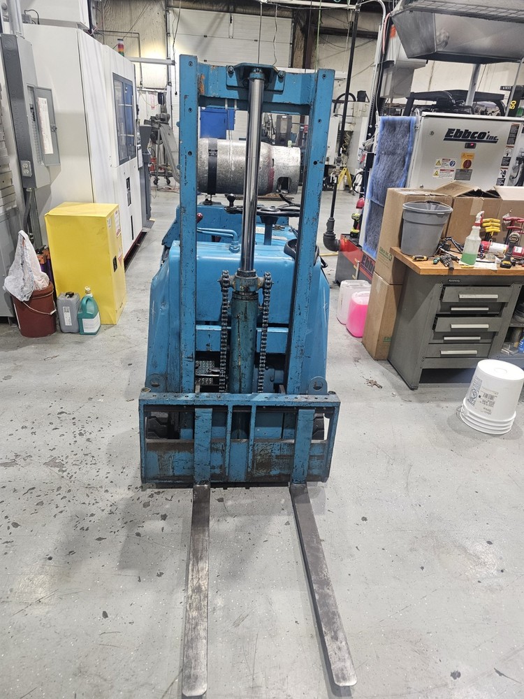 TowMotor Forklift 350
