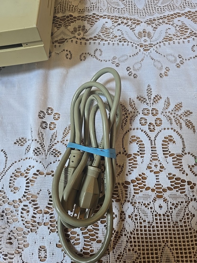 Apple Macintosh LC M0350 Desktop Computer